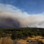 Los medios aéreos se reincorporan al incendio de Niebla (Huelva) tras una noche de trabajos por tierra