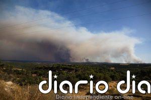 Los medios aéreos se reincorporan al incendio de Niebla (Huelva) tras una noche de trabajos por tierra