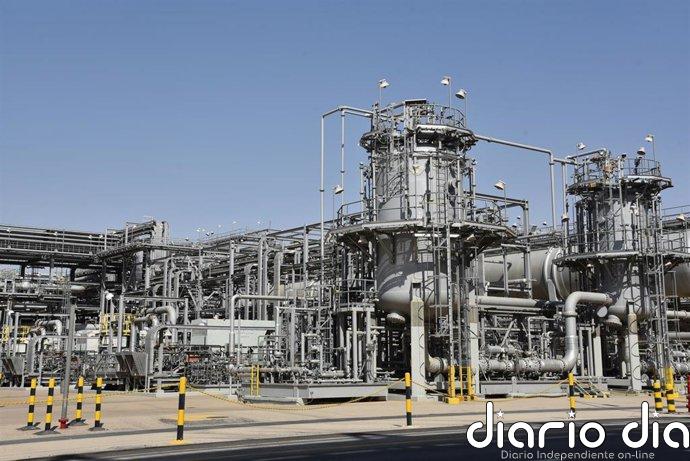 Los rebeldes hutíes reivindican un nuevo ataque contra una refinería en el suroeste de Arabia Saudí