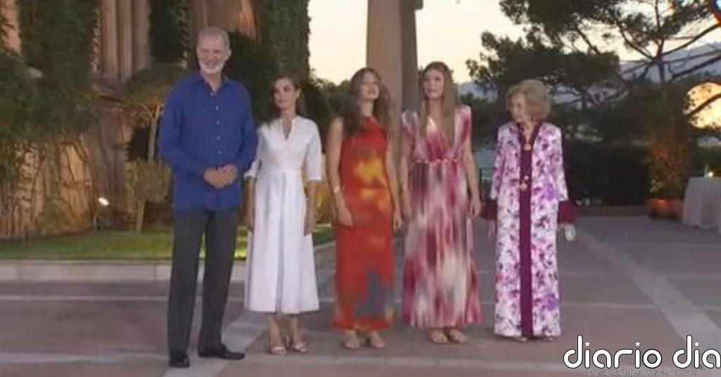 Los Reyes reciben a las autoridades y a la sociedad civil de Baleares en Marivent