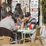 Los turistas extranjeros acapararán el 28% de las reservas de restaurantes en España en agosto