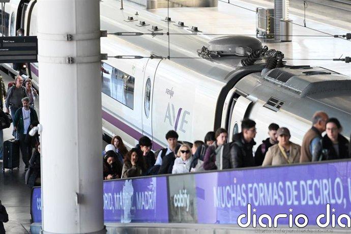 Los usuarios del tren de alta velocidad caen un 9,8% en junio y un 15,5% en la primera mitad del año