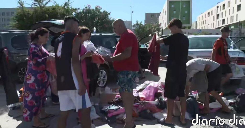 Los vecinos de Ceuta proporcionan ropa a los migrantes
