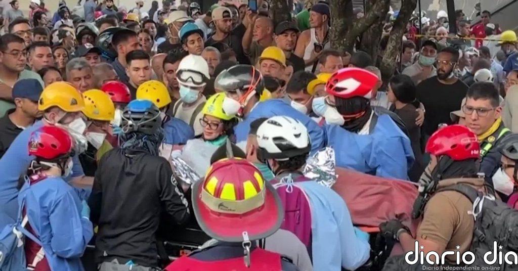 Lucha desesperada por recuperar supervivientes del terremoto en Colombia