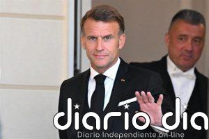 Macron promulga una ley que prohíbe los teléfonos móviles en las aulas de los institutos