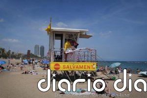 Martí (Junts) pide dignificar los módulos del servicio de salvamento de las playas de Barcelona