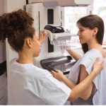 Más de 1.000 mujeres de Cáceres, Don Benito y Zafra se harán mamografías en agosto en el programa de detección precoz