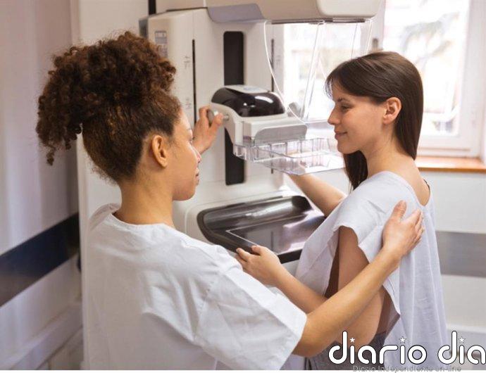 Más de 1.000 mujeres de Cáceres, Don Benito y Zafra se harán mamografías en agosto en el programa de detección precoz