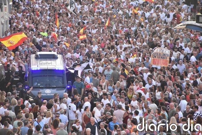Más de 15.000 ceutíes se concentran para pedir "respuestas" a España y Europa tras la crisis migratoria