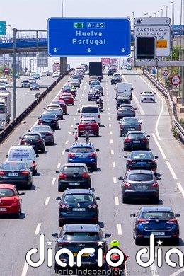 Más de 20 kilómetros de retenciones en las carreteras de Sevilla y Cádiz por el cambio de quincena Archivo - Tráfico prevé este domingo miles de desplazamientos por el cambio de quincena.