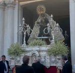 Más de mil ceutíes participan en una ofrenda de flores a la Virgen de África con vigilancia reforzada