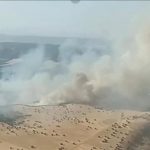 Medios terrestres y aéreos trabajan para sofocar un incendio forestal en Puebla de Don Rodrigo