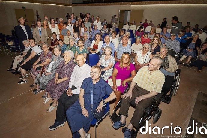 "Memoria y paz" reconoce a 60 supervivientes de la batalla de Belchite en un emotivo homenaje