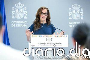Mónica García visita este domingo Ceuta para abordar la situación sanitaria tras la crisis migratoria