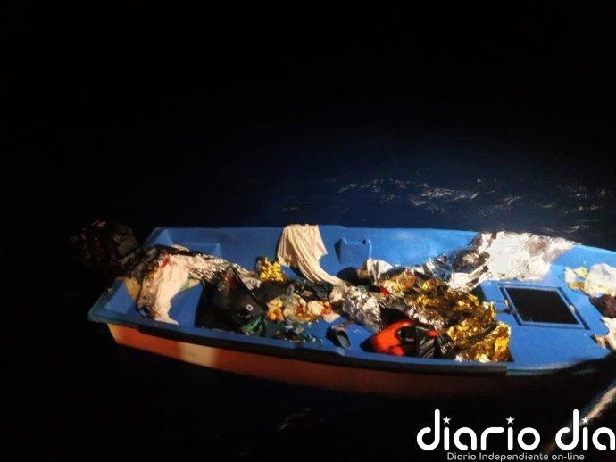 Mueren 17 personas tratando de llegar en una patera a las costas de Baleares tras 15 días a la deriva
