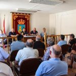 Núñez trabajará con alcaldes y vecinos afectados por el incendio de La Mierla en la recuperación de la comarca