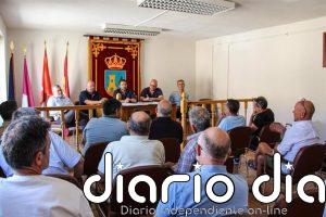 Núñez trabajará con alcaldes y vecinos afectados por el incendio de La Mierla en la recuperación de la comarca
