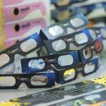 OCU aconseja adquirir gafas con marcado CE y referencia EN ISO 12312-2:2015 para observar el eclipse del 12 de agosto