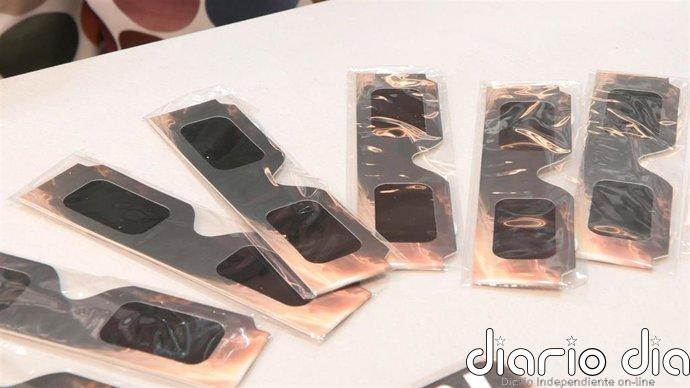 Ópticos-optometristas advierten de "daños irreversibles" en la visión por mirar el eclipse solar sin protección adecuada