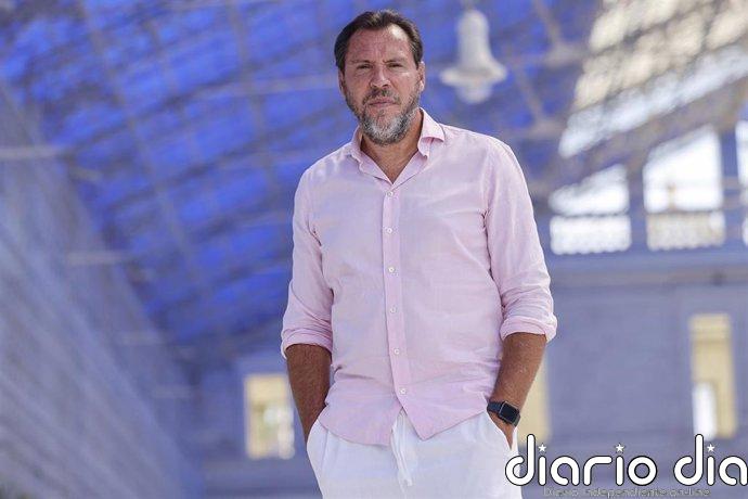 Óscar Puente, dispuesto a ceder los trenes de cercanías a Ayuso: "Se queja pero no los quiere"