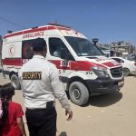 Pacientes continúan saliendo de Gaza para recibir tratamiento fuera en medio de nuevos ataques de Israel