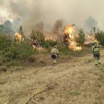 Peña Oroel, Anzánigo y Centenero concentran los medios en el incendio de Riglos con condiciones "nada favorables"