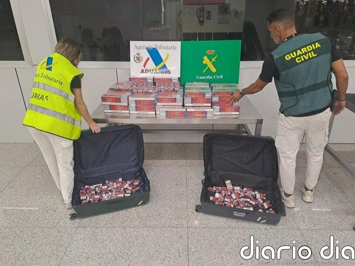 Pillan a una joven con 1.650 cajetillas de tabaco en el aeropuerto de Palma: la multa puede rozar los 20.000 euros