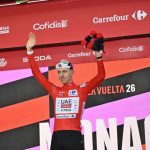 Pogacar se lleva el triunfo en Castellón y Mas da un golpe al podio