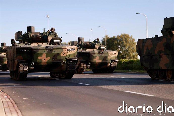 Polonia concluye uno de los mayores desfiles militares de su historia reciente
