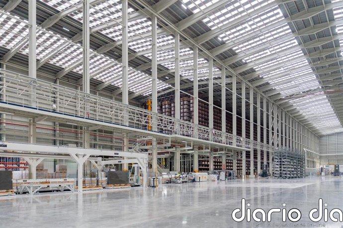Porcelanosa alcanza una facturación de más de 863 millones de euros en 2025 y supera los 100 millones de Ebitda