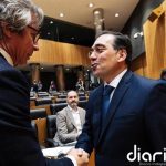 PP reprocha a Albares que explique la crisis de Ceuta por "bulos en redes" y Vox le acusa de "colaborar con la invasión"