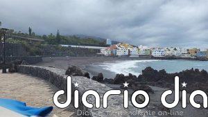 Reabierta playa Jardín, en el Puerto de la Cruz (Tenerife), tras confirmarse que el agua es apta para el baño