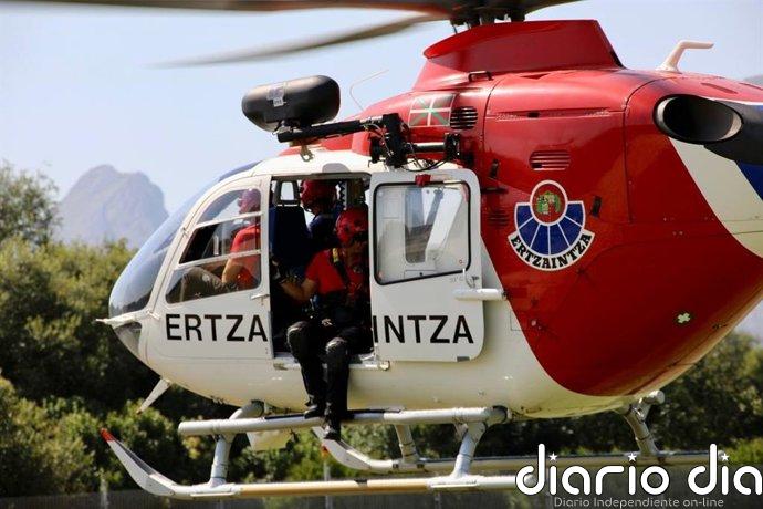 Rescatada en helicóptero una mujer tras sufrir una caída en el monte Gorbea, en Zeanuri (Bizkaia)
