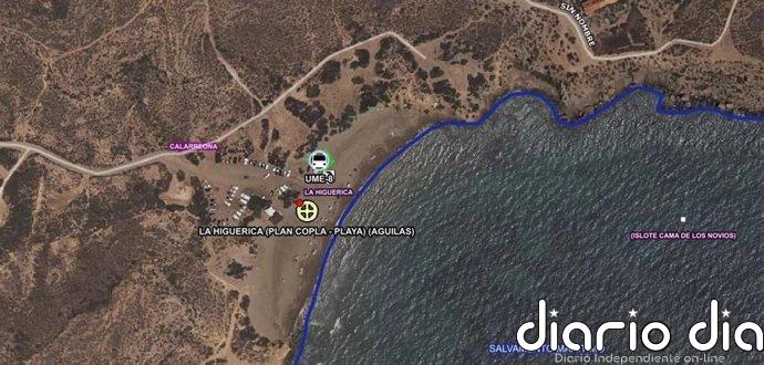 Rescatado en estado grave un bañista en la playa de la Higuerica, en Águilas