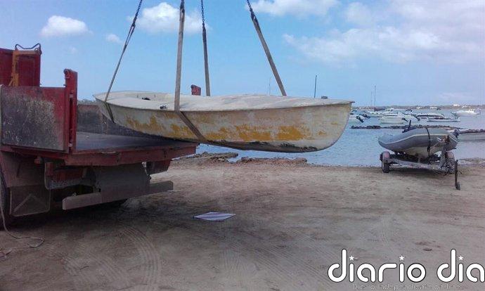 Rescatan a 17 migrantes en una patera al sur de Formentera