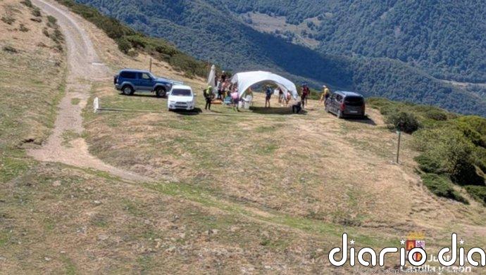 Rescatan en helicóptero a un corredor indispuesto durante una carrera de trail en Posada de Valdeón (León)