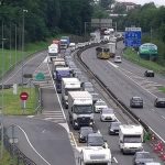 Retenciones de siete kilómetros en la AP-8 en Irun, sentido Francia, por afluencia de tráfico