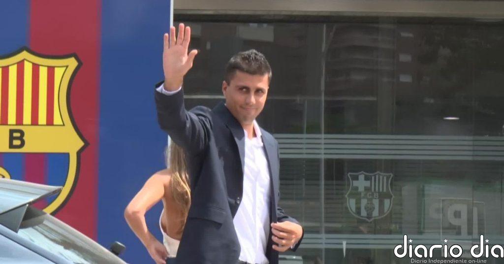 Rodri pasa el reconocimiento médico y se desplaza a las oficinas de la ciudad deportiva del Barça