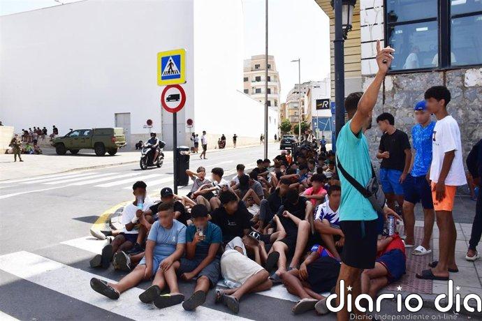 Save the Children calcula que más de mil menores duermen en la calle en Ceuta fuera del sistema de protección
