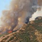 Se complica el incendio de Riglos (Huesca), que afecta a 8.000 hectáreas y amenaza San Juan de la Peña