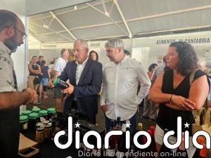 Sen ensalza en El Espino (León) la capacidad de las localidades para "generar actividad y mantener tradiciones"