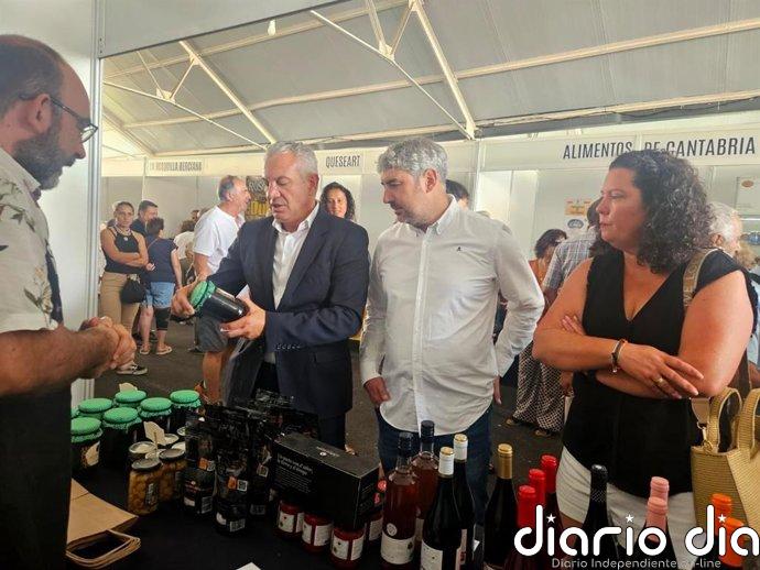 Sen ensalza en El Espino (León) la capacidad de las localidades para "generar actividad y mantener tradiciones"