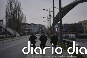 Serbia pide a la misión de la OTAN en Kosovo que reconsidere su retirada del puente Ibar de Mitrovica