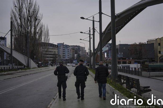 Serbia pide a la misión de la OTAN en Kosovo que reconsidere su retirada del puente Ibar de Mitrovica