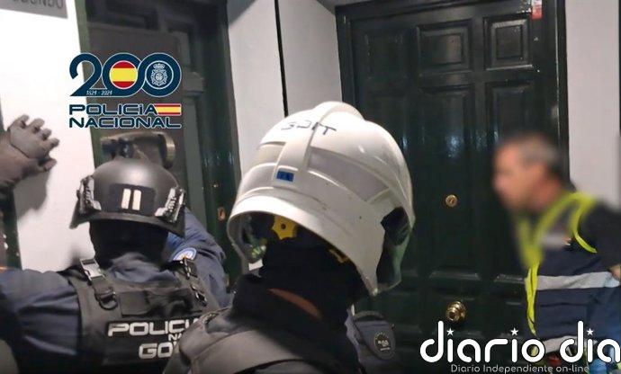 Siete detenidos por estafar más de 50.000 euros evadiendo pagos 'online' en móviles de alta gama