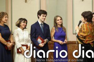Sonsoles Ónega, emocionada y orgullosa en el homenaje póstumo a su padre en Lugo