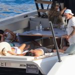 Stephanie Cayo, entre bailes y risas con Alejandro Sanz, conquista a los cuatro hijos del cantante en alta mar