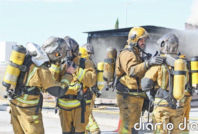 Sucesos.- Controlado el incendio en un local de Villena con daños materiales que ha afectado al piso superior