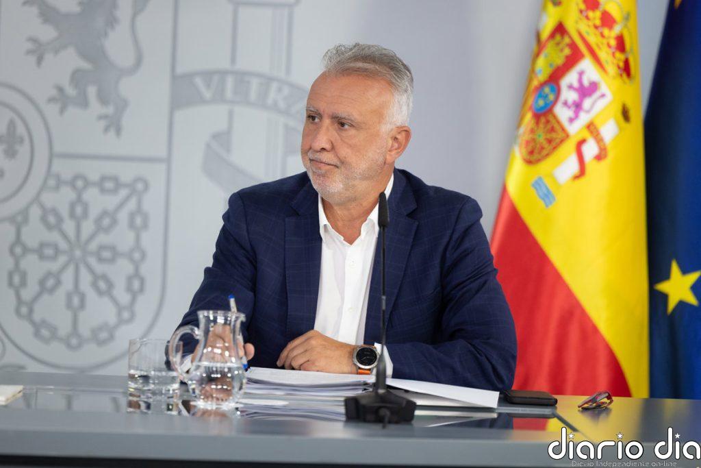 Torres se desmarca de Robles y respalda a Marlaska: "No hubo comunicación" de la llegada masiva de migrantes a Ceuta