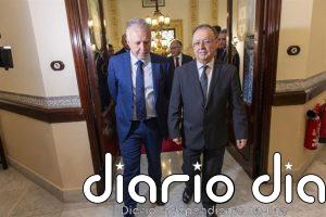 Torres y Vivas acuerdan ubicar a los migrantes en espacios desigandos "desde el consenso" en Ceuta